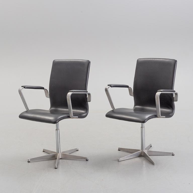 A pair of 'Oxford' arm chairs by Arne Jacobsen, Fritz Hansen, Denmark, 1985.