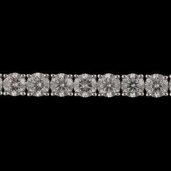 A brilliant-cut diamond bracelet. Total carat weight circa 9.46 ct. Quality circa  H/VS.
