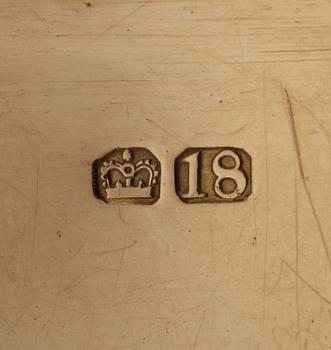 An English 19th century gold snuff-box, marked London 1803.