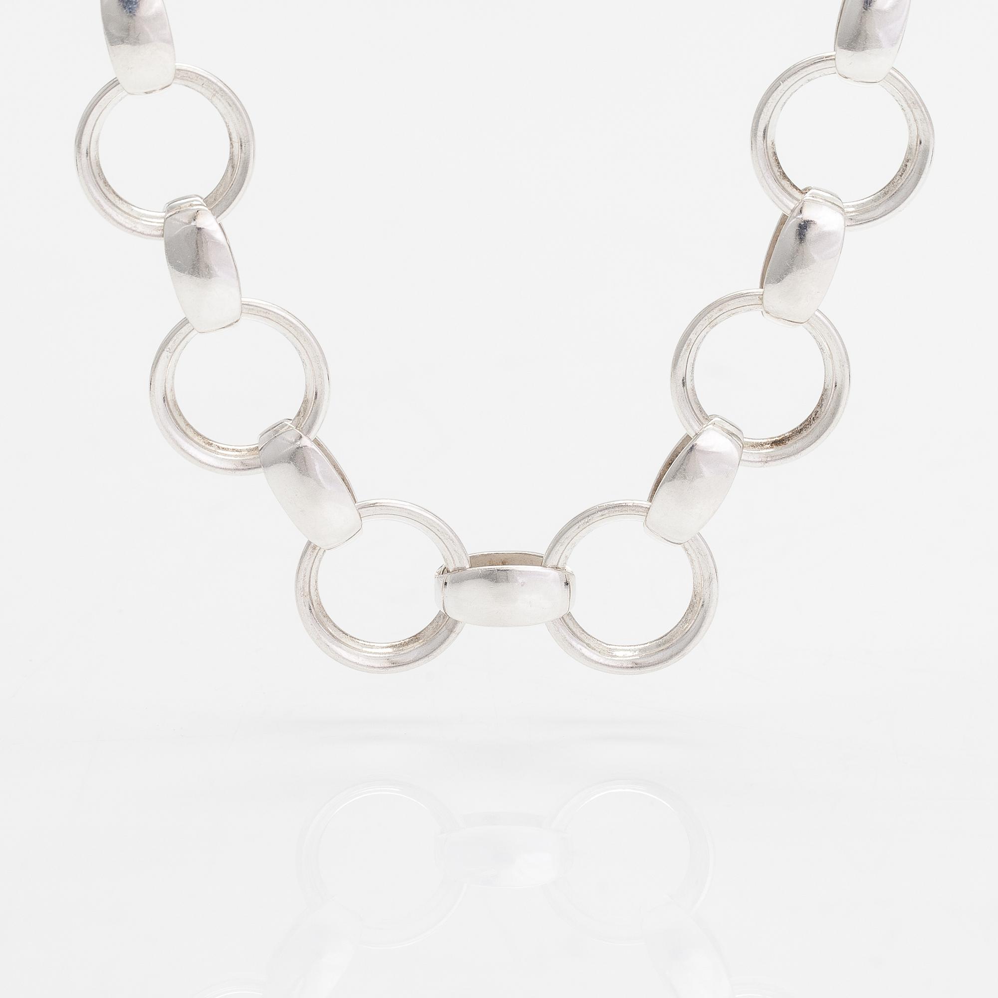 Halsband, silver. Alton, Falköping 1969.