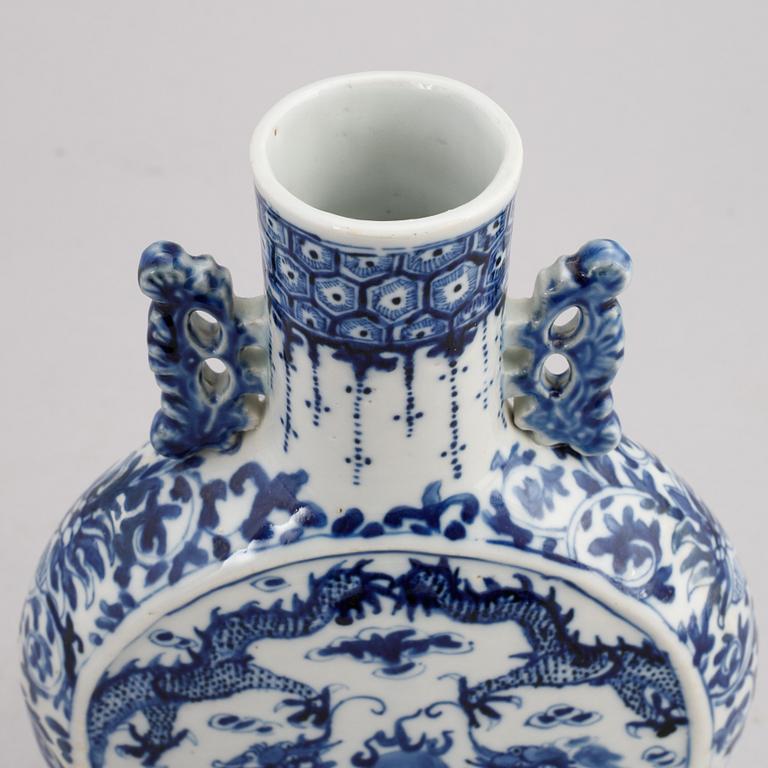 A Chinese blue and white porcelain moon flask, presumably 20th century.