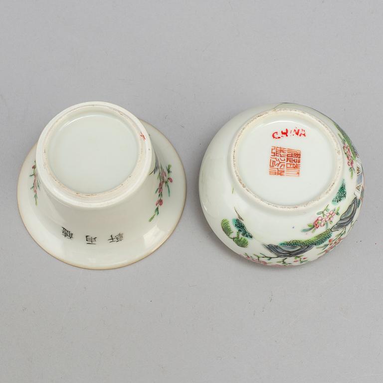 A Chinese famille rose vase in two sections, 20th century.