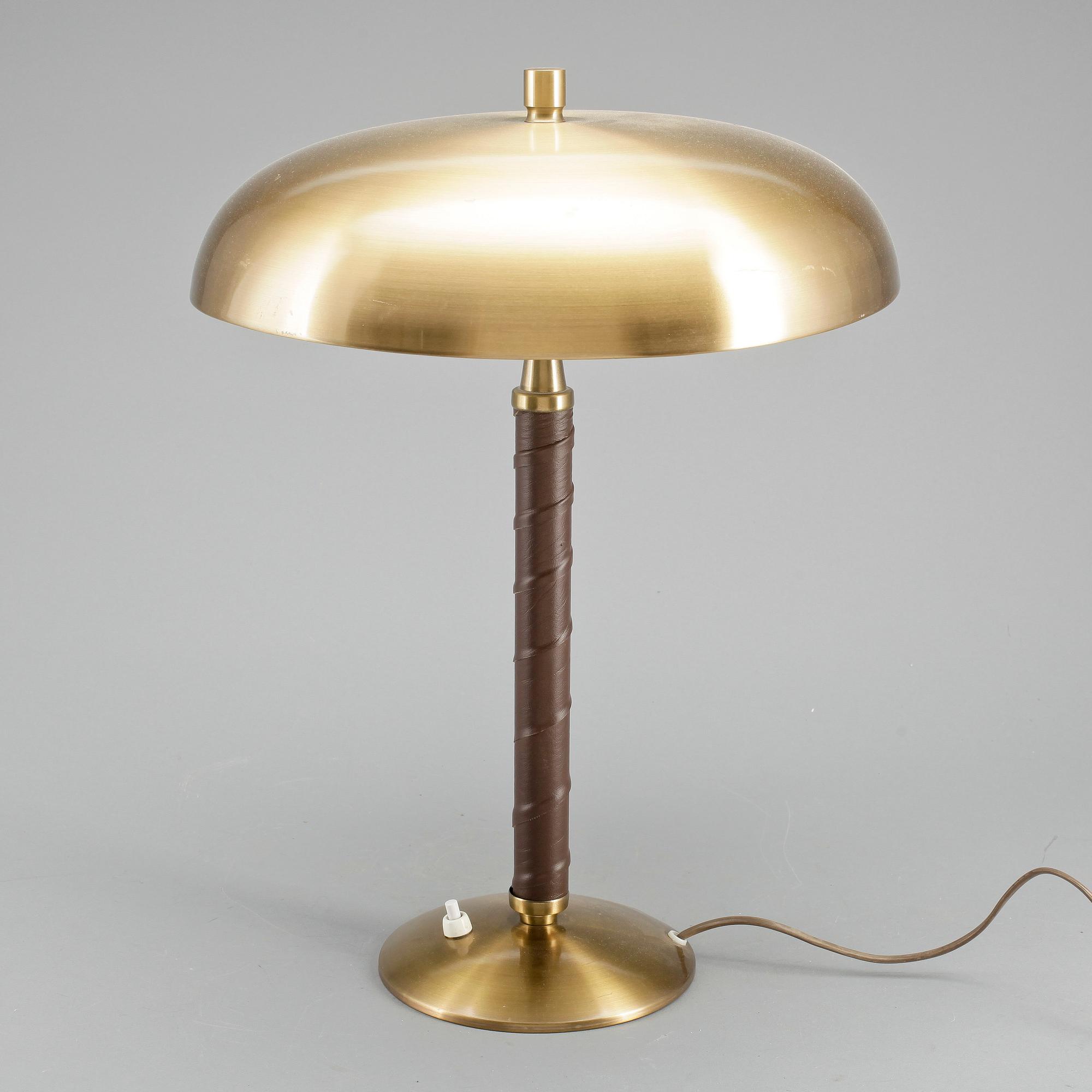 SKRIVBORDSLAMPA, 1900-talets andra hälft.