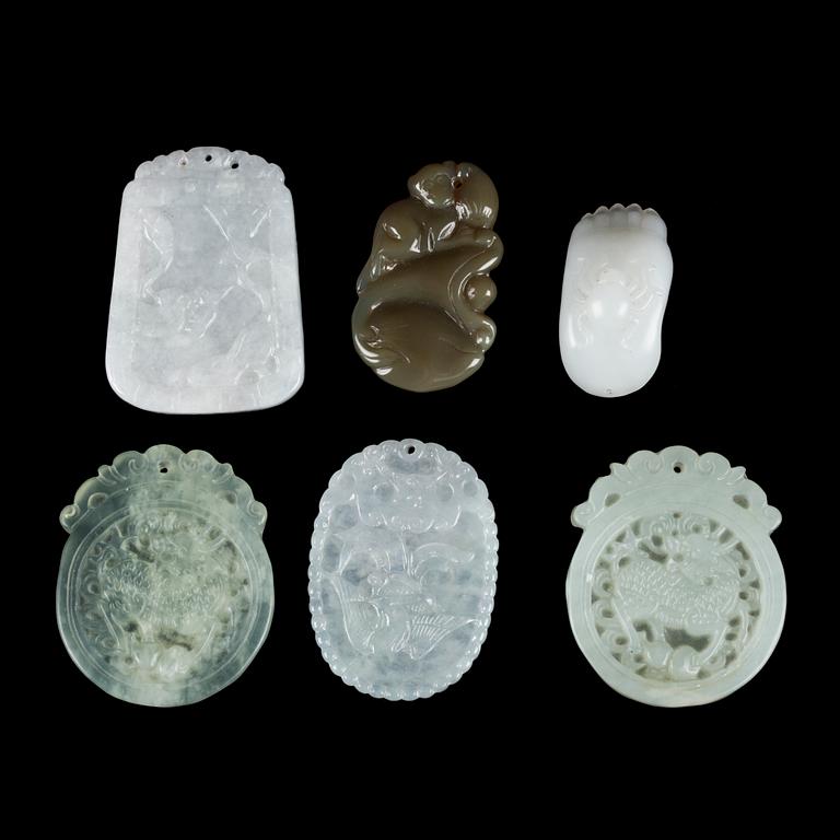 HÄNGEN, 6 delar. Färgat glas. Kina, 1900/2000-tal.