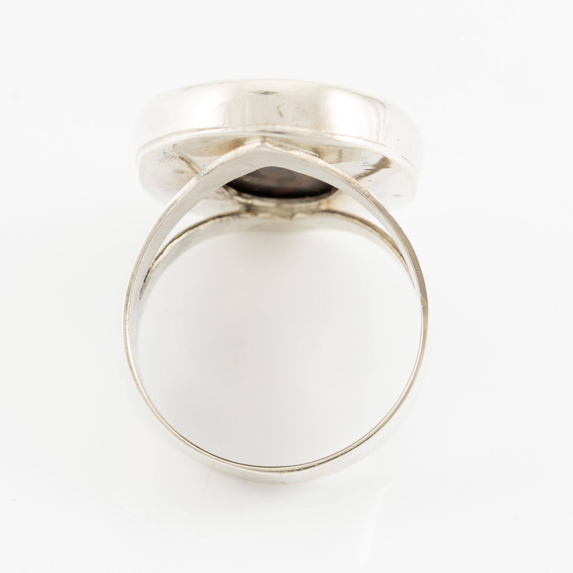 Jan-Christer Lundqvist, ring, silver med porfyr (Svart Rännås), Skövde.