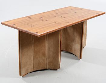 KONFERENS- / MATSAL-MÖBELGRUPP, 7 delar, 1900-talets andra hälft.