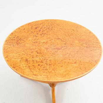 Josef Frank, soffbord, modell B560, Firma Svenskt Tenn, 1940-tal.