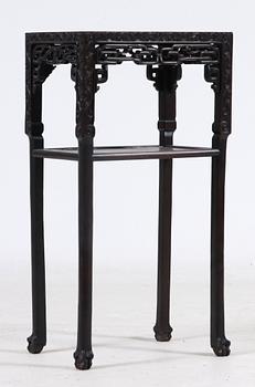 BORD, orientaliskt, 1900-tal.