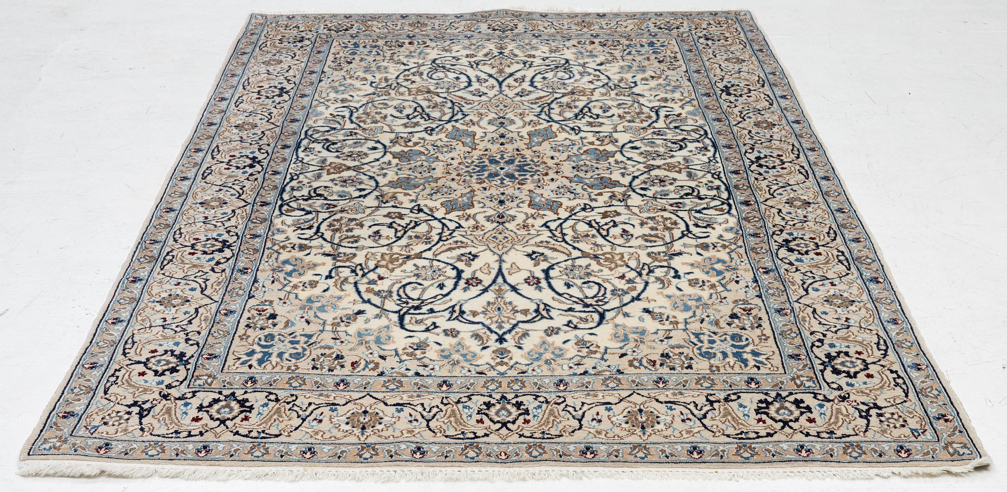 Carpet, Nain approx. 255 x 162 cm.