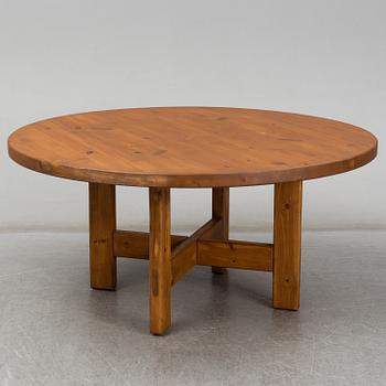 ROLAND WILHELMSSON, a pinewood dinner table, late 20th Century.