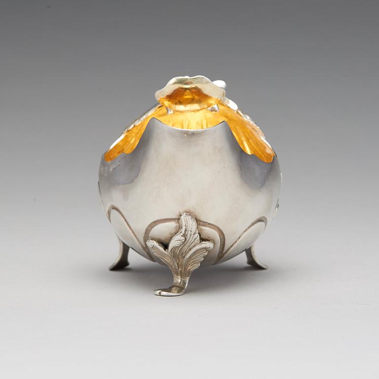Isak Sauer, gräddsnäcka, silver, Stockholm 1766. Rokoko.