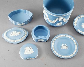 LOCKDOSOR, YTTERFODER, FAT samt ASKFAT, 5 delar, Jasperware, Wedgwood, England, 1900-talets senare hälft.