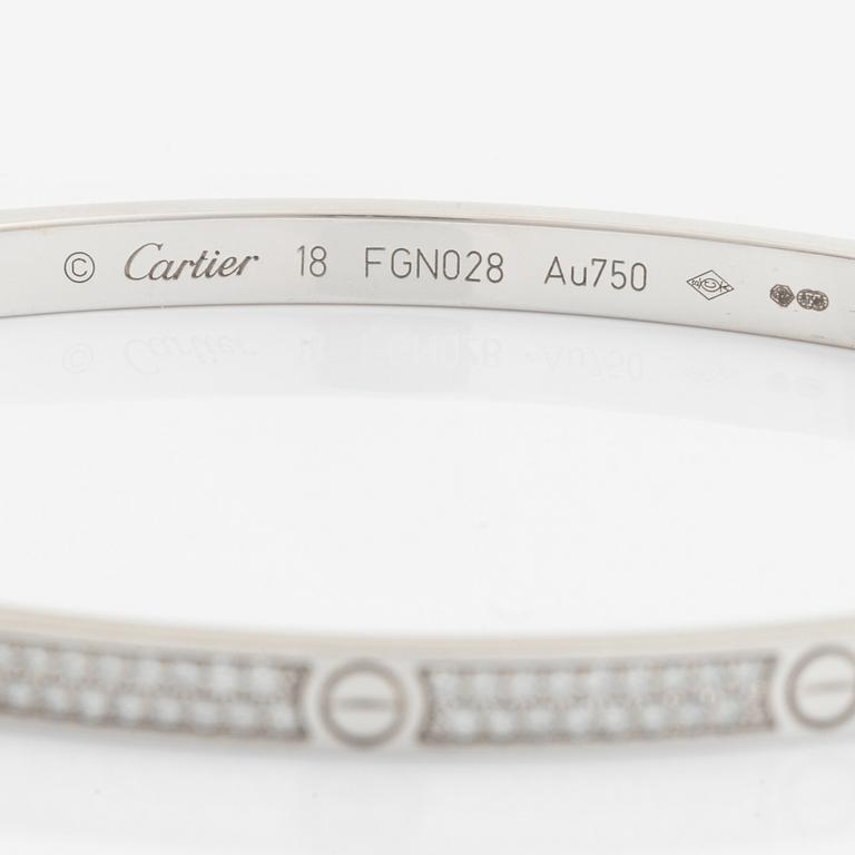 Cartier "Love" armband liten modell 18K vitguld med runda briljantslipade diamanter.