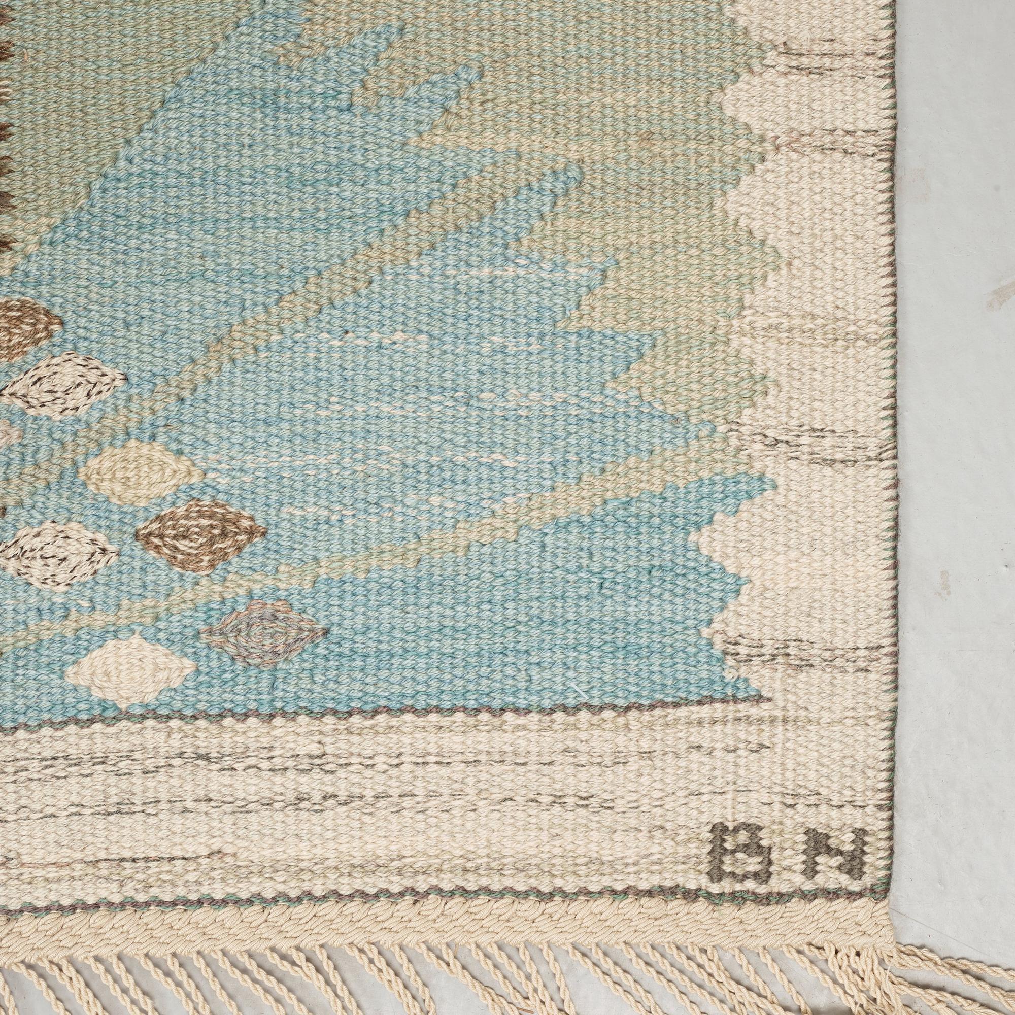 CARPET. "Park, blå och grön". Flat weave. 361,5 x 278 cm. Signed AB MMF BN.