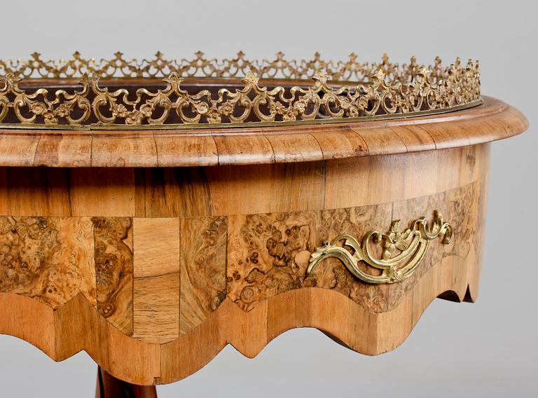 BLOMSTERBORD, Mellaneuropa, omkring sekelskiftet 1800/1900.