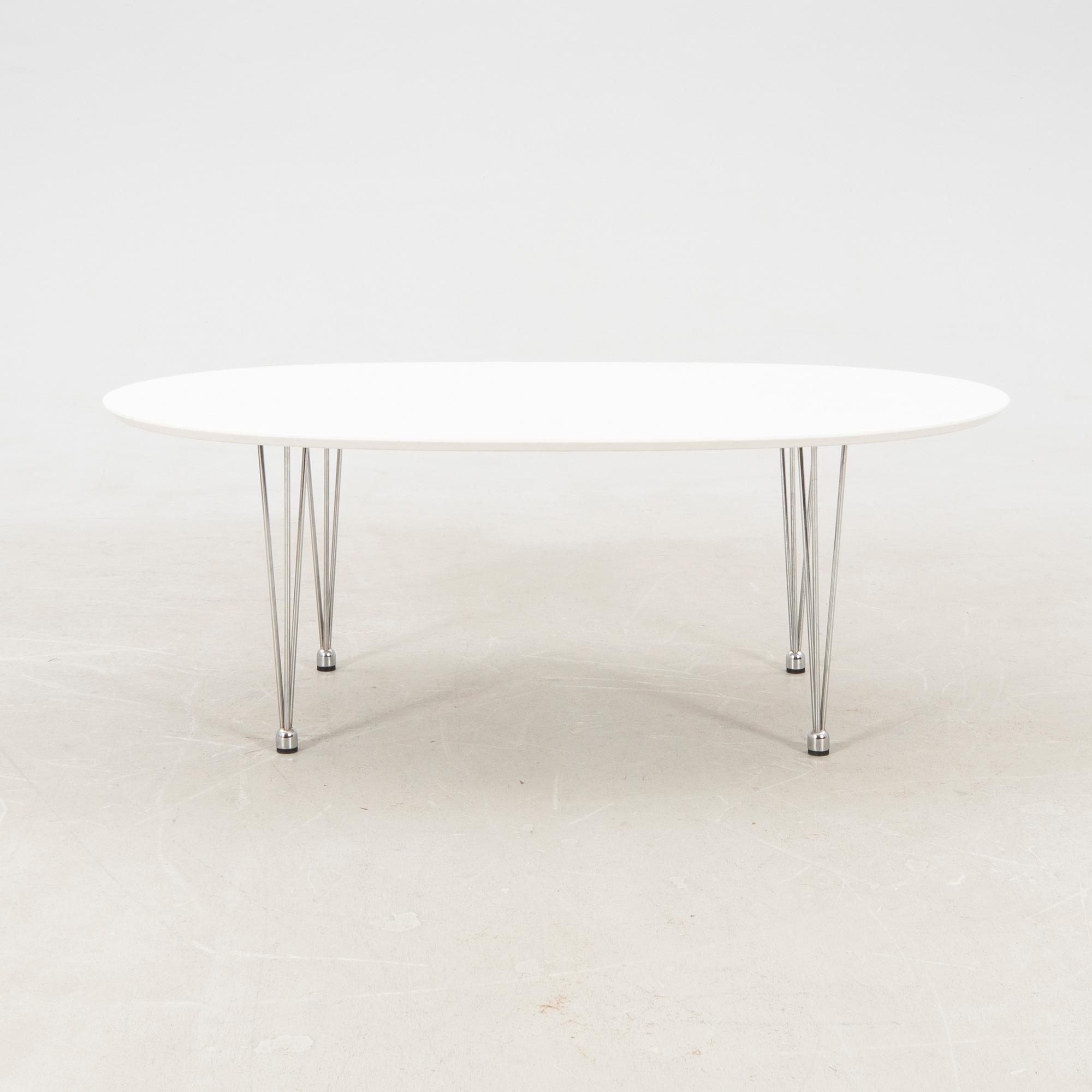 Late 20th-century coffee table.