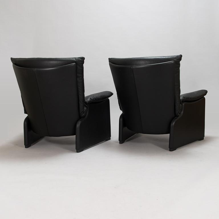 Vico Magistretti, a pair of 'Palmaria' armchairs for Cassina.
