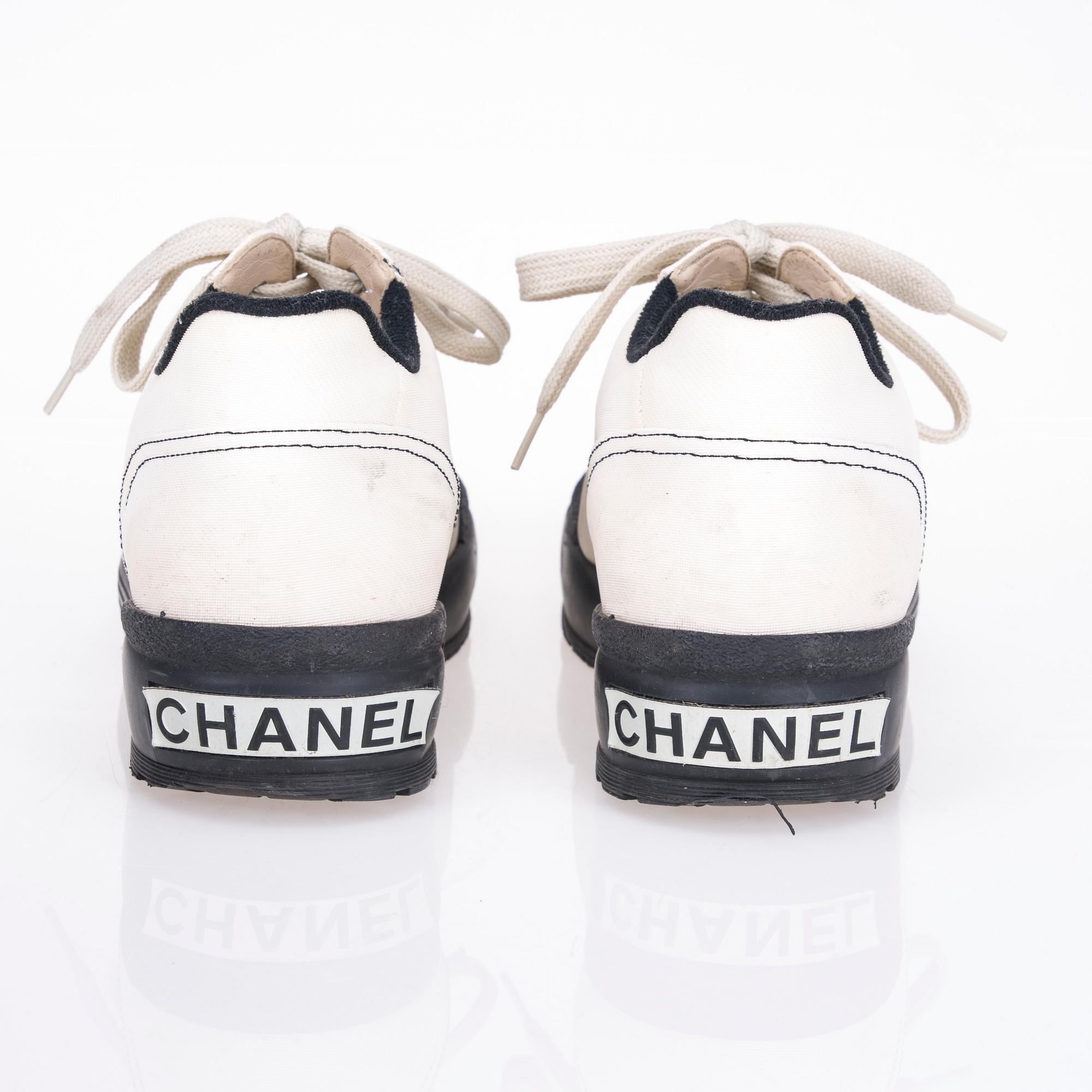 SKOR, Chanel.