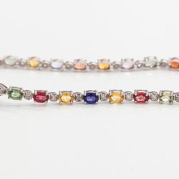 Armband, 18K vitguld med multifärgade safirer och diamanter.