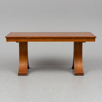 A Swedish Grace dining table, Carl Johansons Möbleringsaffär, 1920-30's.