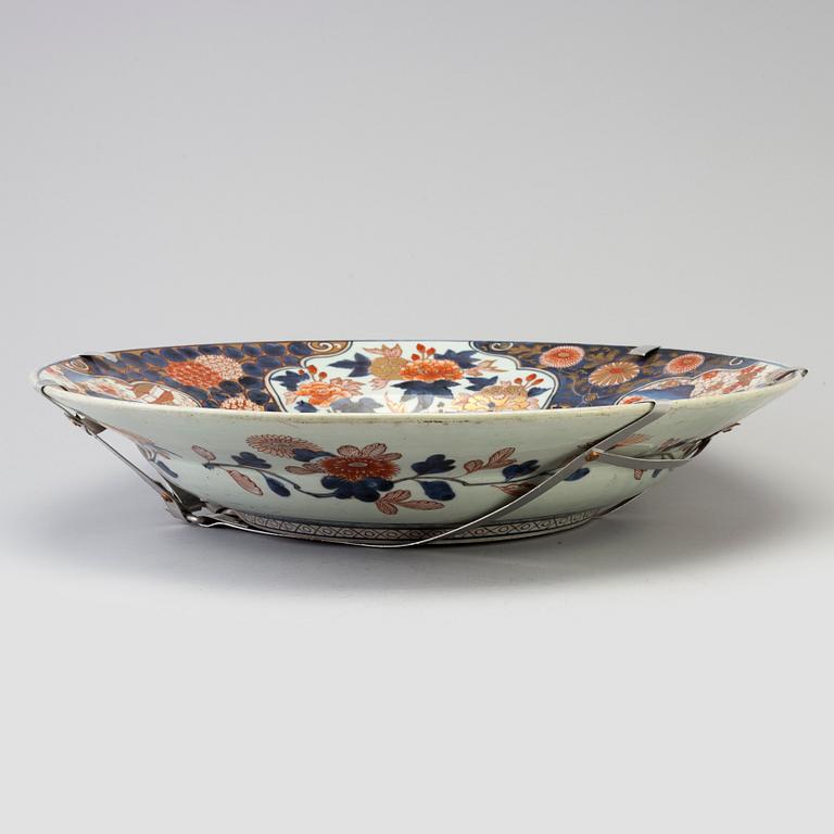 A 18th century Japanese porcelain plate.