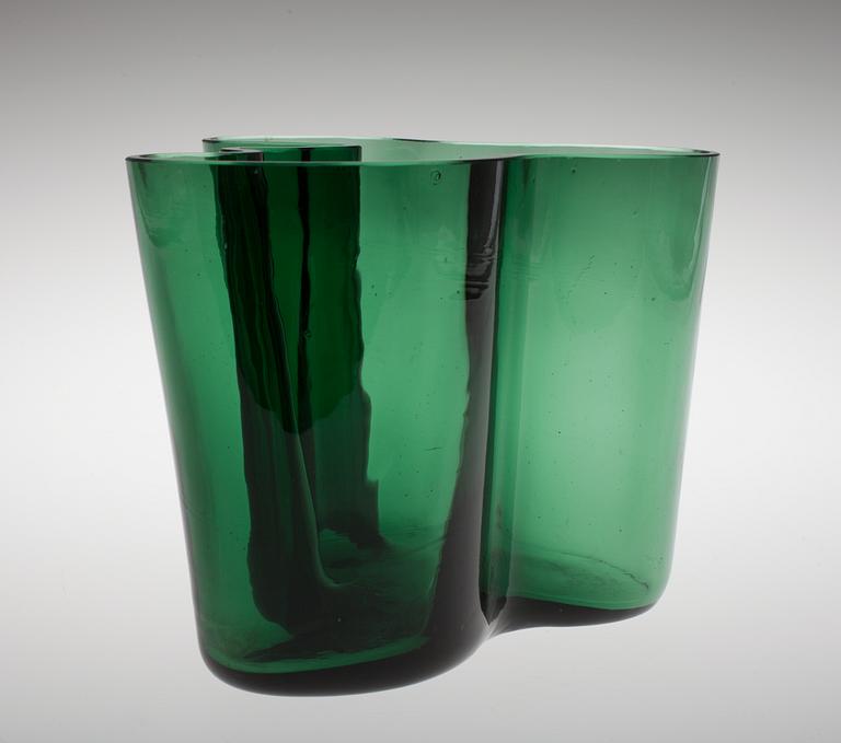 Alvar Aalto, A VASE.