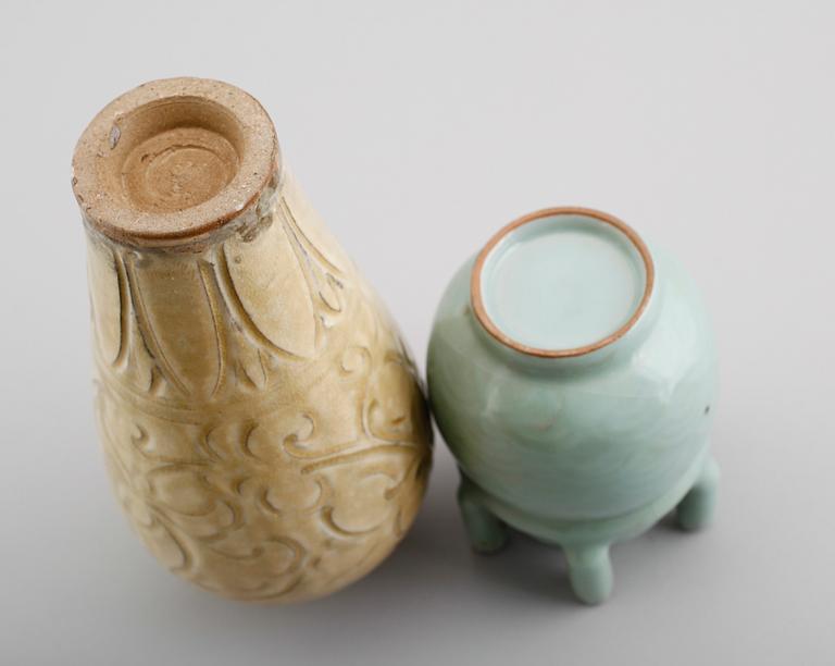 VAS OCH LOCKURNA, porslin, Kina, 1900-/2000-tal.
