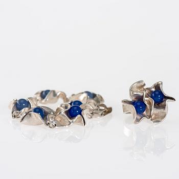 RING och ARMBAND, silver. Matti J. Hyvärinen, Sirokoru 1973. Vikt totalt ca 42,1 g.