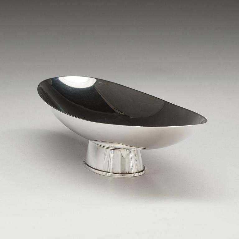 An Atelier Borgila sterling boat shaped bowl, Stockholm 1955.