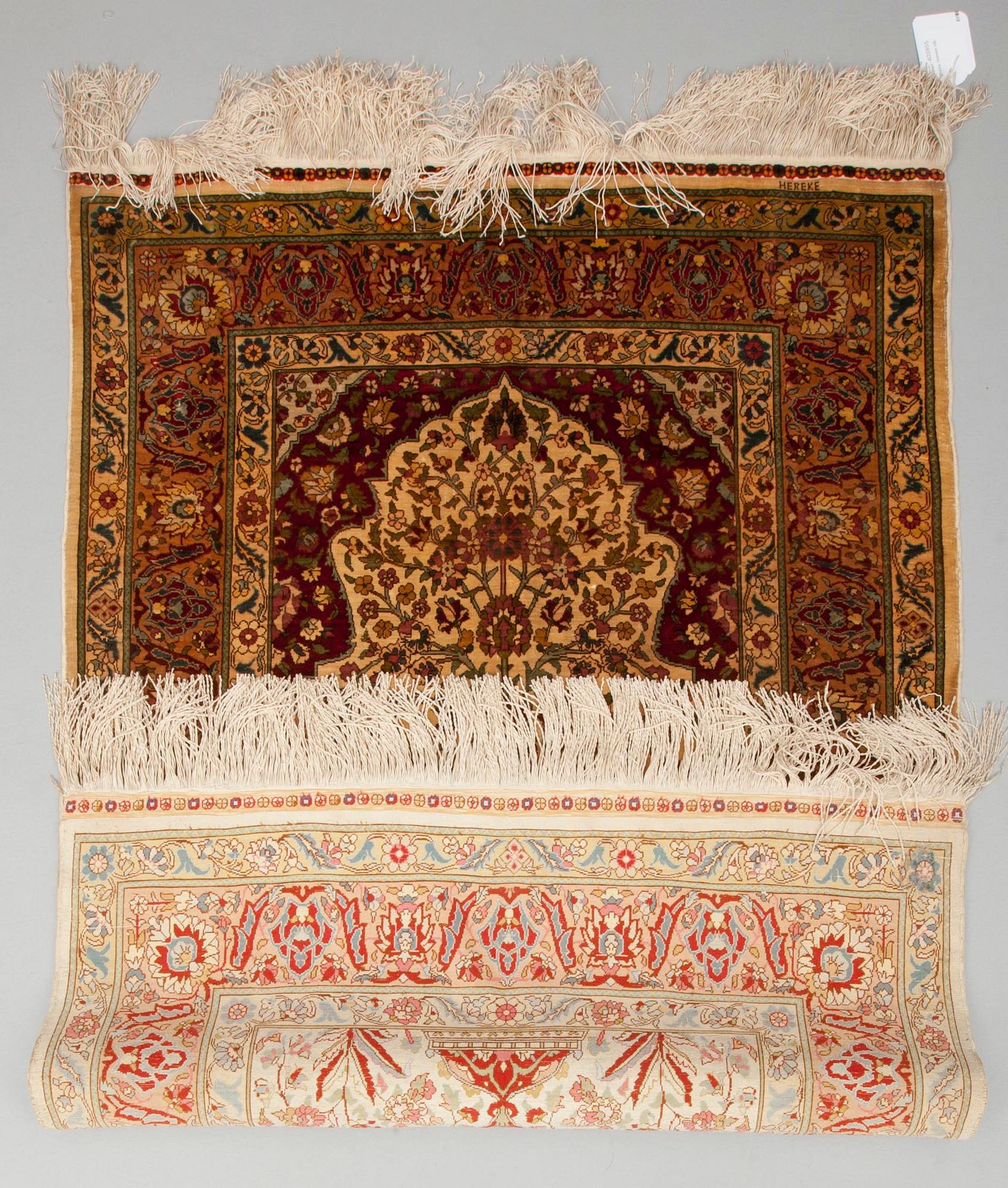 BÖNEMATTA, Hereke, silke. Ca 116x85 cm.