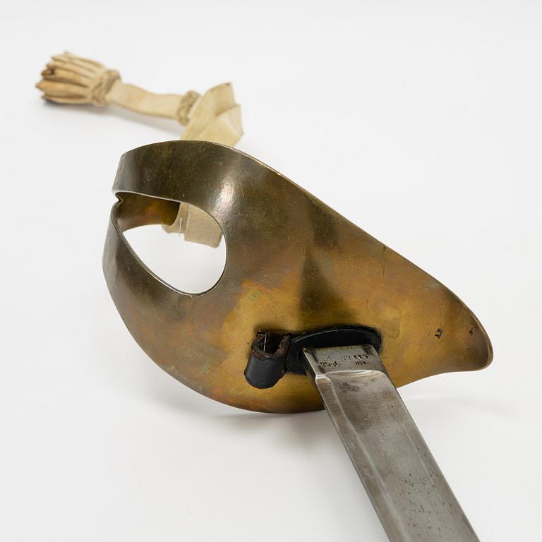 Sabel, svensk, m/1864 för kavallerimanskap, med balja.