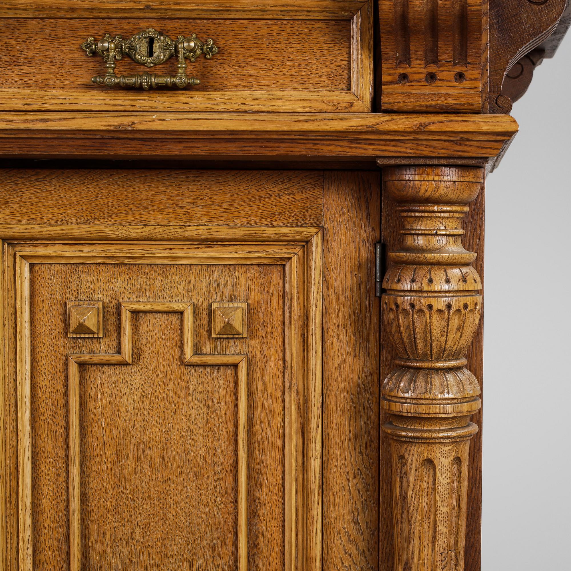 BOKSKÅP, nyrenässans, 1800-talets slut.