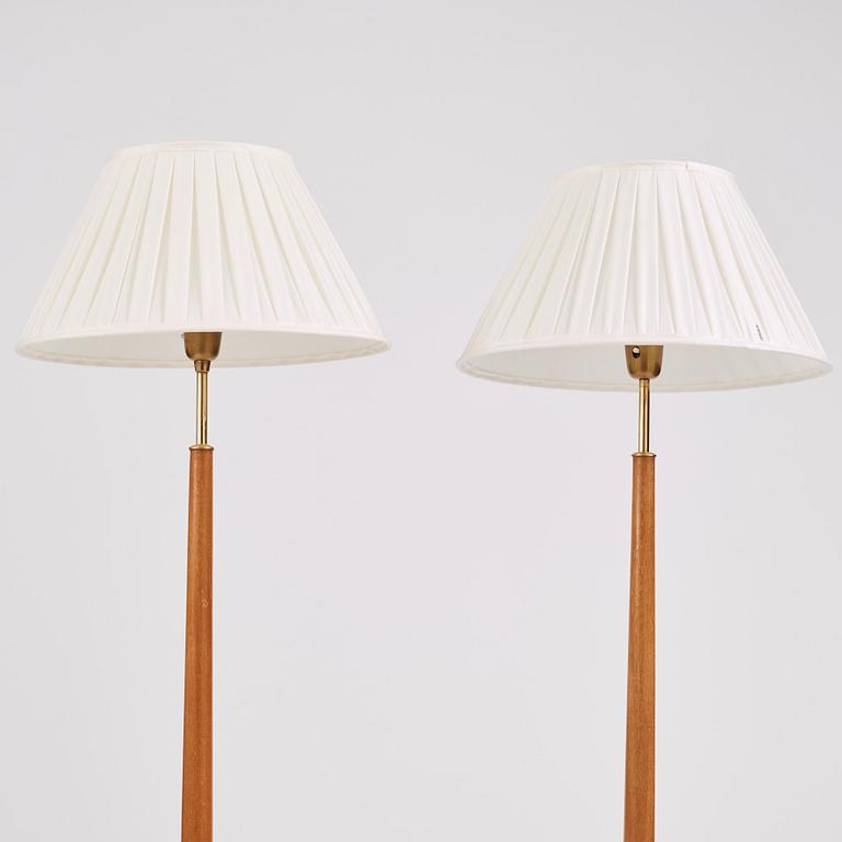 Bertil Brisborg, & Olle Elmgren (1894-1985), a pair of floor lamps, model "31723","NK-Hantverk", Nordiska Kompaniet, 1940s.