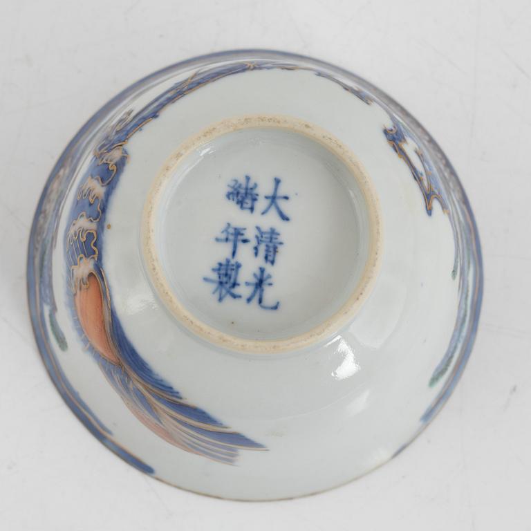 A Chinese 'crane' cup, Qing dynasty, Guangxu mark.