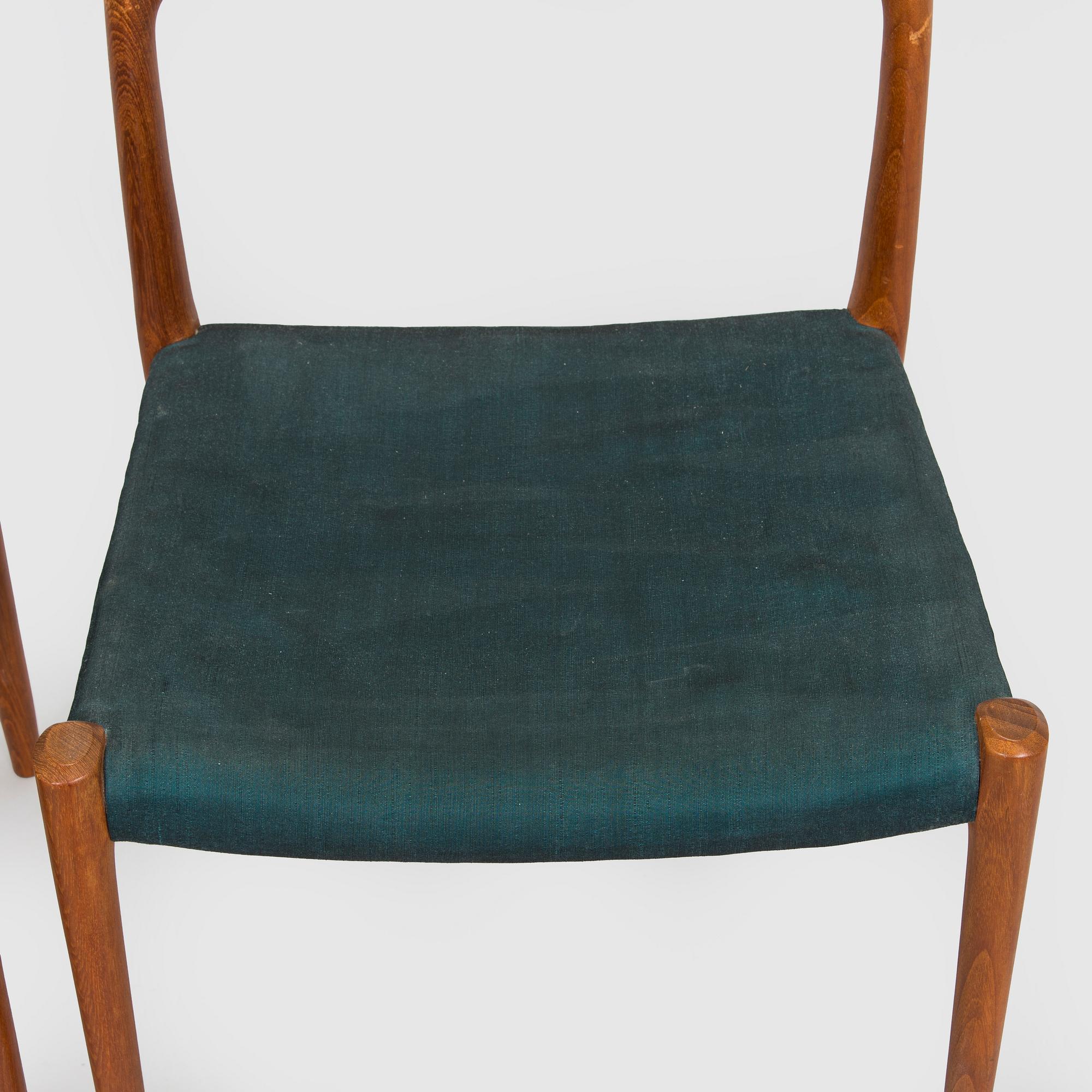 Niels Otto Møller, tuoleja, 6 kpl, malli 77, J.L. Møllers Møbelfabrik, Tanska, 1960-luku.