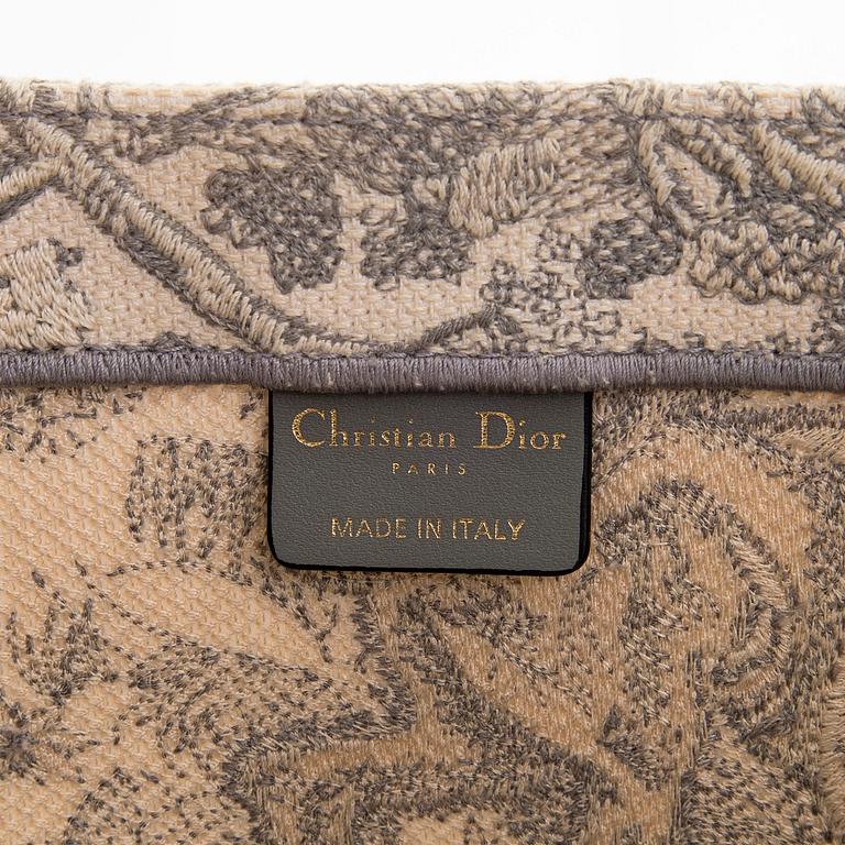 Christian Dior, "Book Tote" laukku.