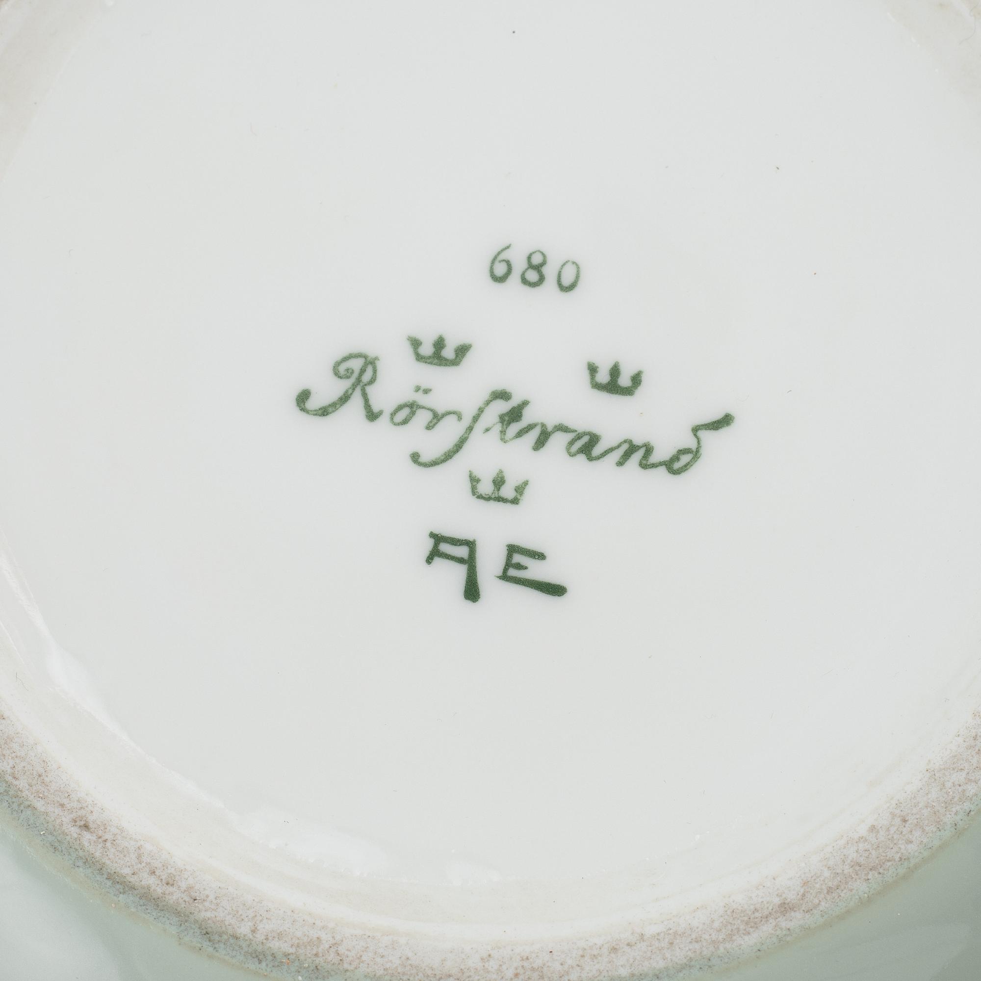 Algot Erikson, an Art Nouveau porcelain lidded box, Rörstrand, early 20th Century.
