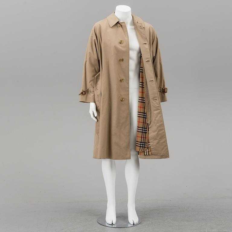 BURBERRY, trenchcoat, storlek 50.