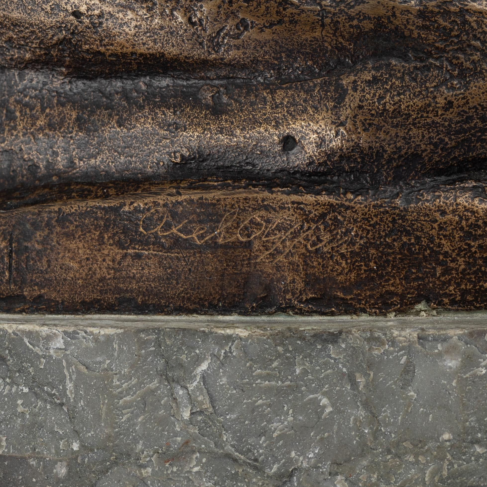 Axel Olsson, skulptur, signerad. Brons, total höjd 12 cm.