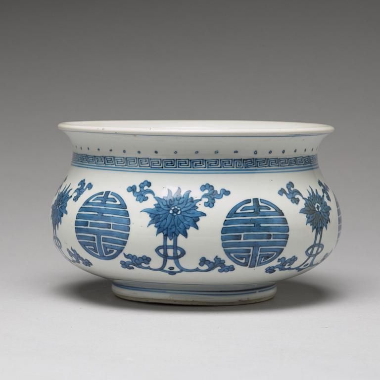 A blue and white censer, Qing dynasty, Kangxi (1662-1722).