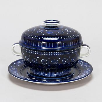 Ulla Procopé, a 46-piece set of 'Valencia' porcelain dinnerware for Arabia.