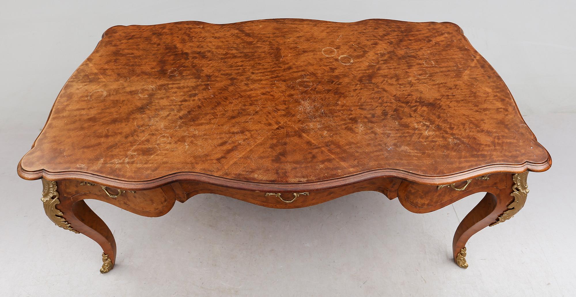 SKRIVBORD, rokokostil, 1900-talets första hälft.