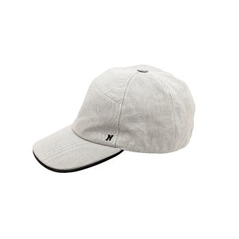 HERMÈS, a grey hat.