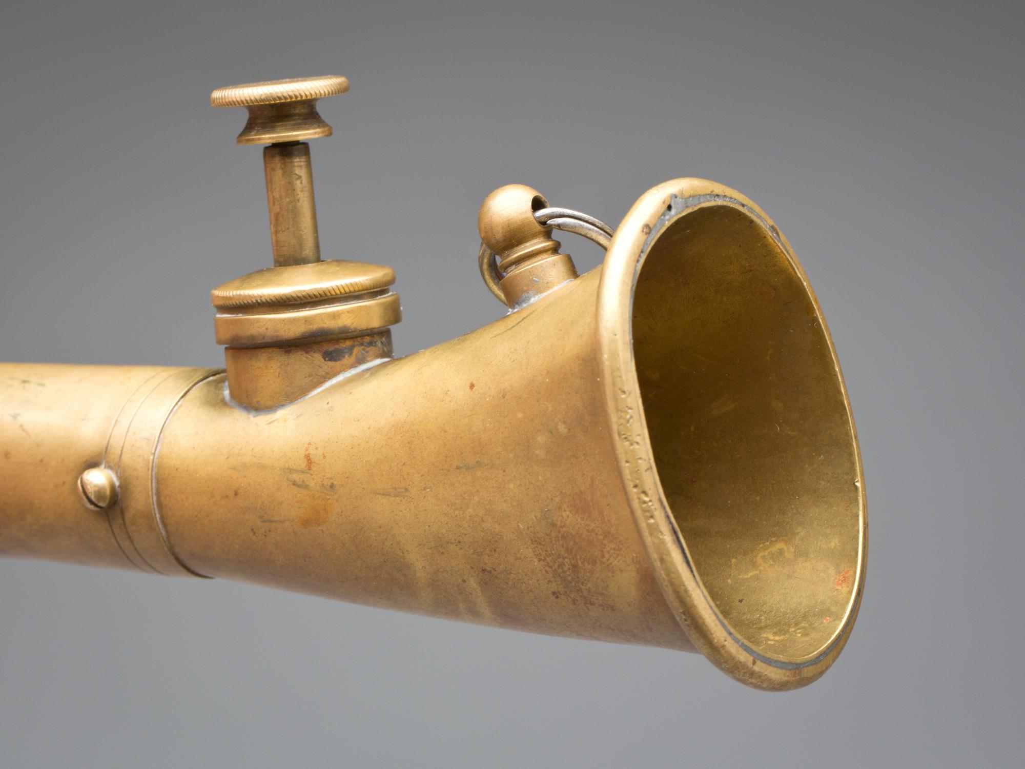 JAKTHORN, mässing, 18/1900-tal.
