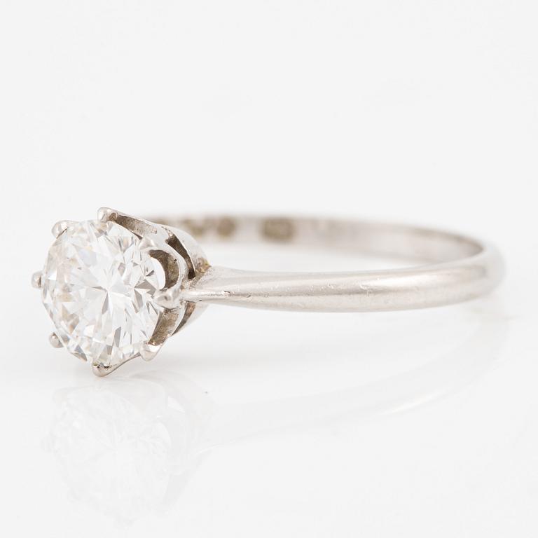 Ring, CG Hallberg, platinum with brilliant-cut diamond.