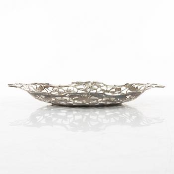 Brödkorgar, 2 st, samt servettringar, 3 st, silver, 1800-1900-tal.