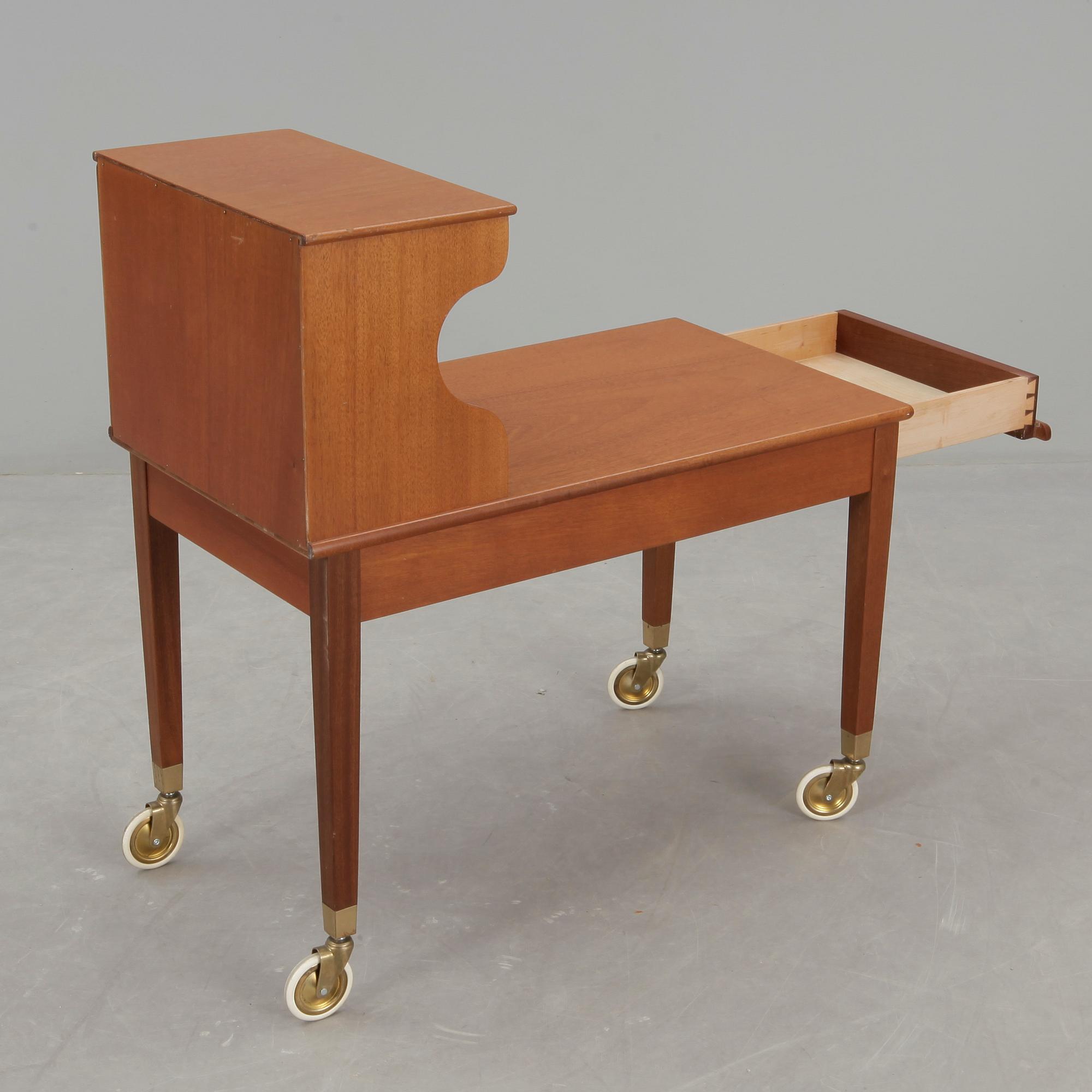 SÄNGBORD, "2232", Josef Frank, Svenskt Tenn.