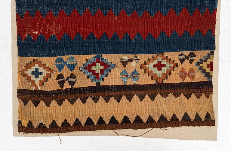 Fragment, Kelim, Adana, ca 201 x 83 södra Anatolien.