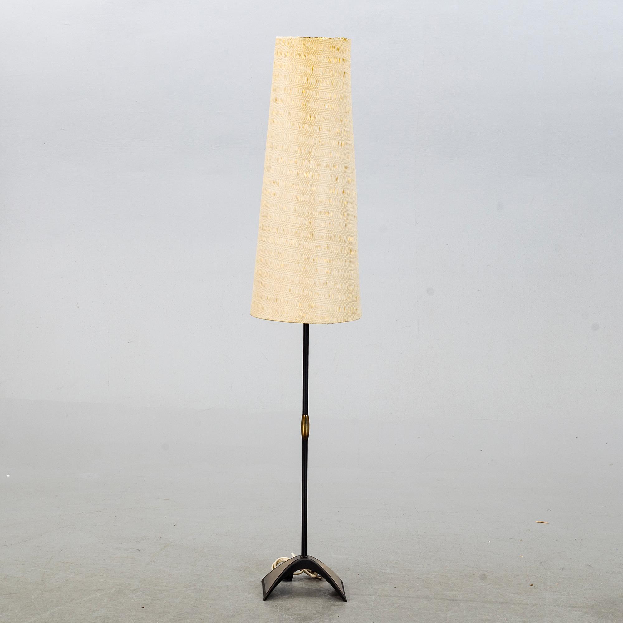 GOLVLAMPA, 1900-talets andra hälft.