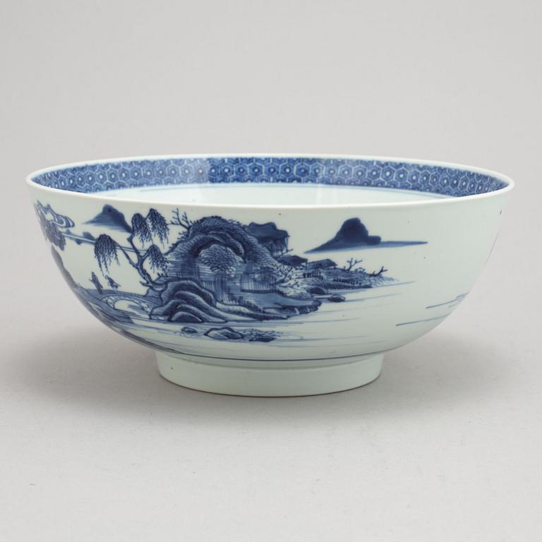 Bålskål, kompaniporslin. Qingdynasty, Qianlong (1736-95).